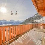Hirschfluh Duplex شقة *
